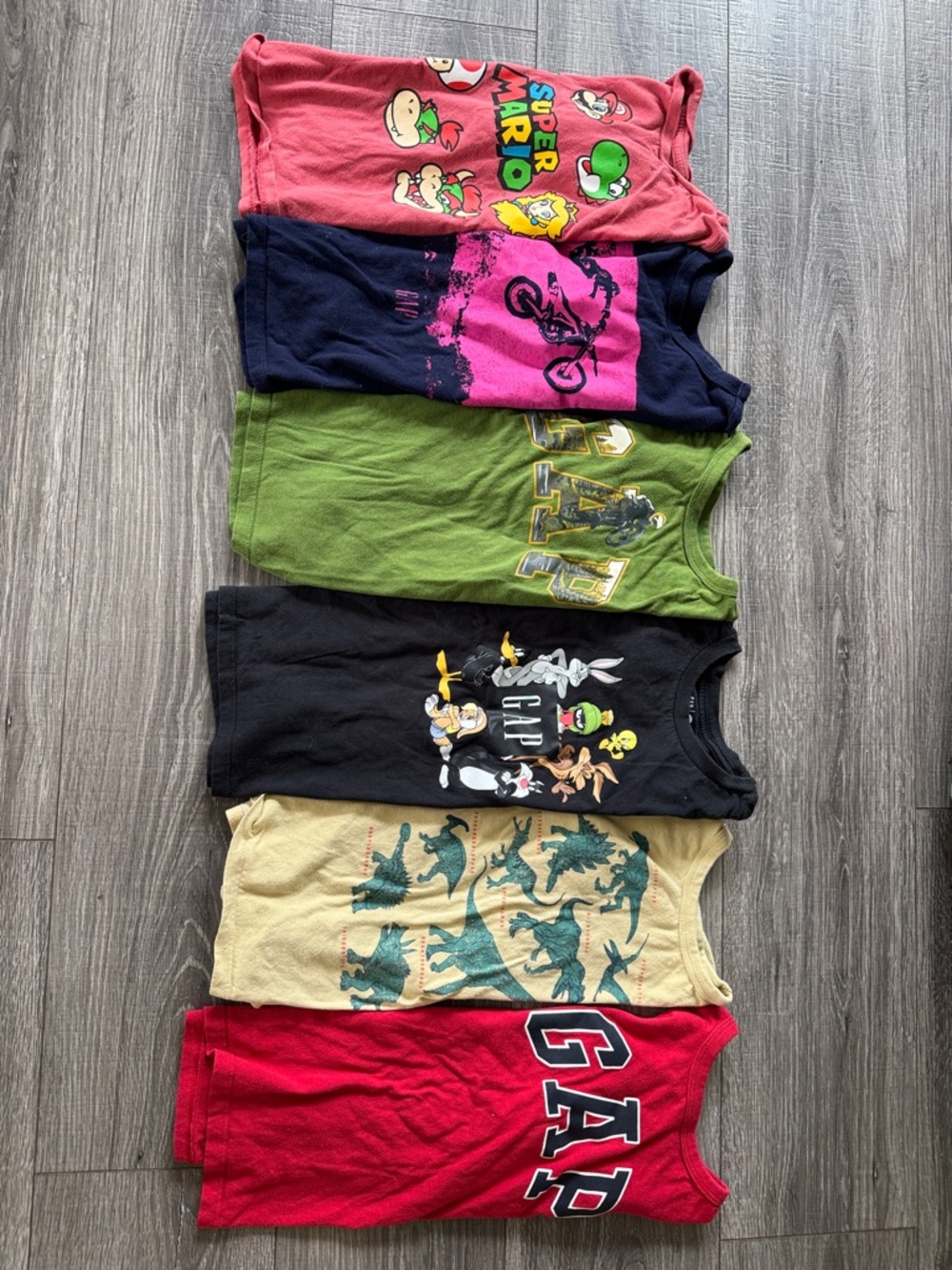 GAP Multi-Color Kids Graphic T Shirt Bundle